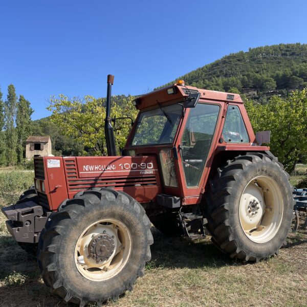 Tracteur Newholland 100.90 Fiatagri photogénique