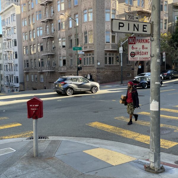 Dans les rues de San Francisco, ici Pine street